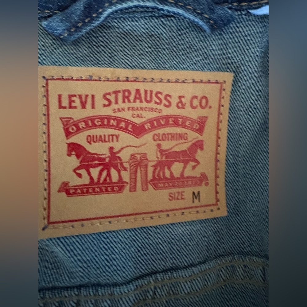 Levis womens Original Trucker Medium
Wash denim Jean jacket sz M preloved - Picture 12 of 12
